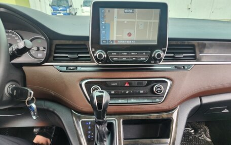 Hyundai Grand Starex Grand Starex I рестайлинг 2, 2021 год, 2 600 000 рублей, 8 фотография