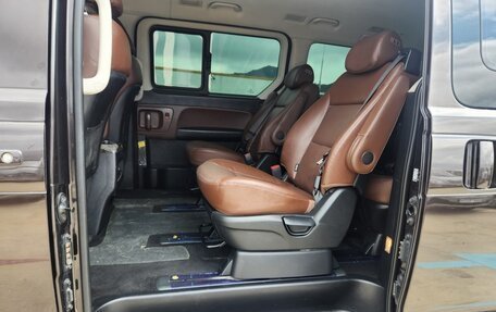 Hyundai Grand Starex Grand Starex I рестайлинг 2, 2021 год, 2 600 000 рублей, 12 фотография