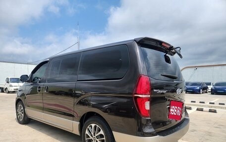 Hyundai Grand Starex Grand Starex I рестайлинг 2, 2021 год, 2 600 000 рублей, 4 фотография