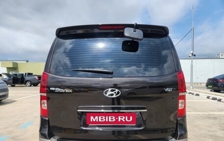 Hyundai Grand Starex Grand Starex I рестайлинг 2, 2021 год, 2 600 000 рублей, 5 фотография