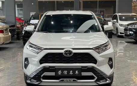 Toyota RAV4, 2022 год, 2 140 027 рублей, 2 фотография
