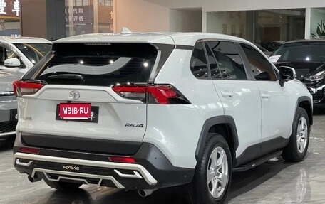 Toyota RAV4, 2022 год, 2 140 027 рублей, 6 фотография