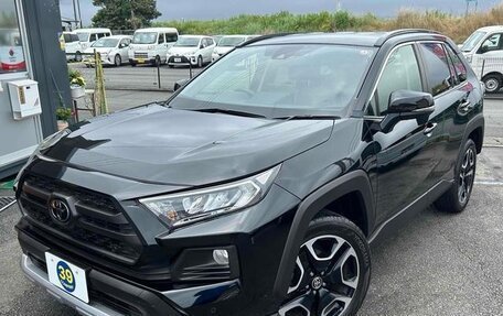 Toyota RAV4, 2022 год, 2 211 000 рублей, 2 фотография