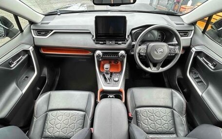 Toyota RAV4, 2022 год, 2 211 000 рублей, 13 фотография