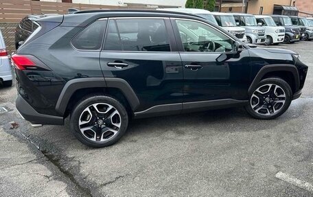 Toyota RAV4, 2022 год, 2 211 000 рублей, 6 фотография