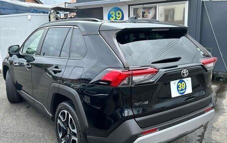Toyota RAV4, 2022 год, 2 211 000 рублей, 9 фотография