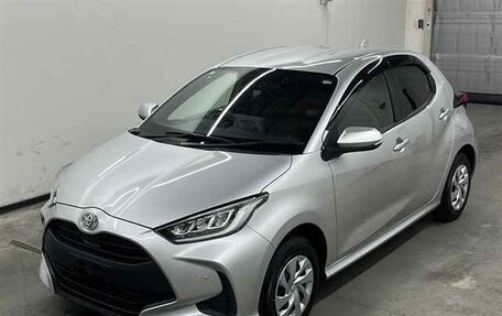 Toyota Yaris, 2022 год, 1 185 030 рублей, 1 фотография