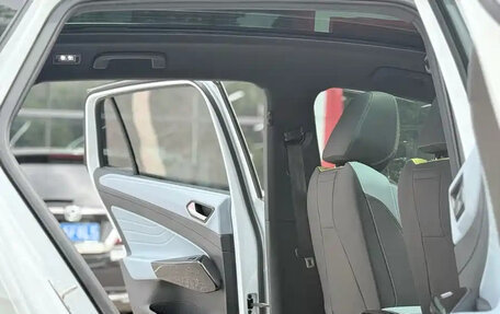 Volkswagen ID.4, 2022 год, 1 800 000 рублей, 15 фотография