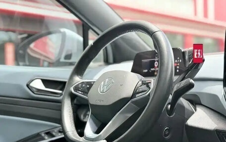 Volkswagen ID.4, 2022 год, 1 800 000 рублей, 13 фотография