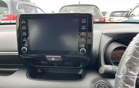 Toyota Yaris, 2022 год, 1 185 030 рублей, 7 фотография