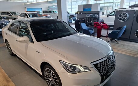 Toyota Crown, 2016 год, 1 999 000 рублей, 7 фотография