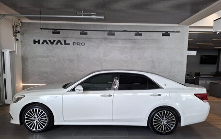 Toyota Crown, 2016 год, 1 999 000 рублей, 12 фотография