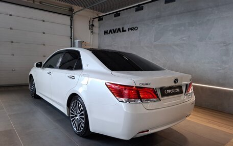 Toyota Crown, 2016 год, 1 999 000 рублей, 13 фотография
