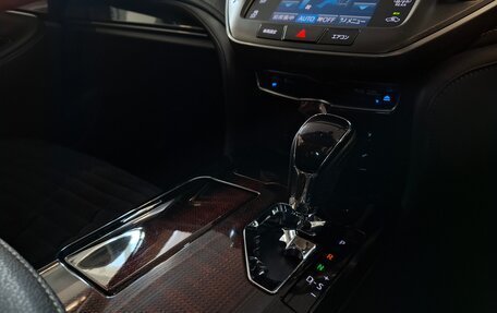 Toyota Crown, 2016 год, 1 999 000 рублей, 33 фотография
