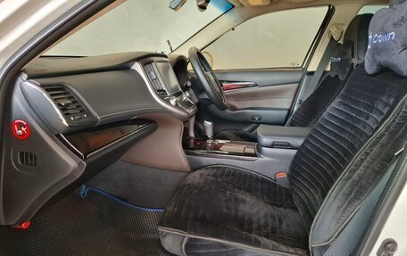 Toyota Crown, 2016 год, 1 999 000 рублей, 30 фотография