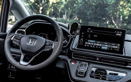Honda Odyssey IV, 2021 год, 2 950 000 рублей, 7 фотография