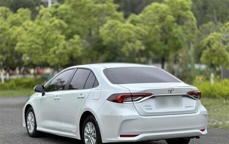 Toyota Corolla, 2022 год, 1 300 000 рублей, 5 фотография