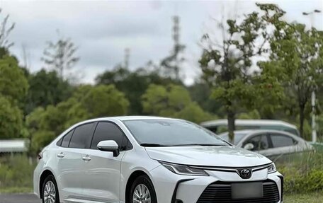 Toyota Corolla, 2022 год, 1 300 000 рублей, 3 фотография