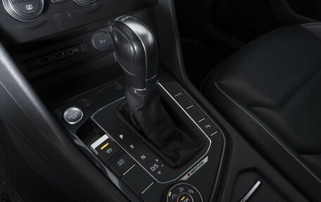 Volkswagen Tiguan II, 2019 год, 2 780 000 рублей, 12 фотография