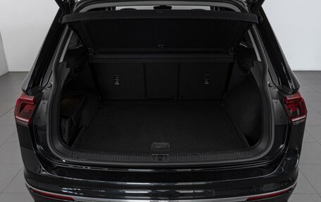 Volkswagen Tiguan II, 2019 год, 2 780 000 рублей, 24 фотография