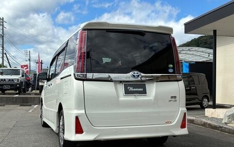 Toyota Noah, 2022 год, 2 200 000 рублей, 6 фотография
