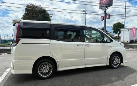 Toyota Noah, 2022 год, 2 200 000 рублей, 9 фотография