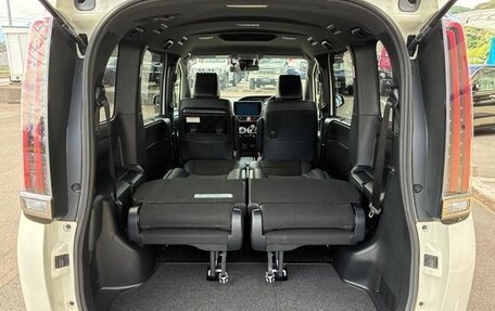 Toyota Noah, 2022 год, 2 200 000 рублей, 23 фотография