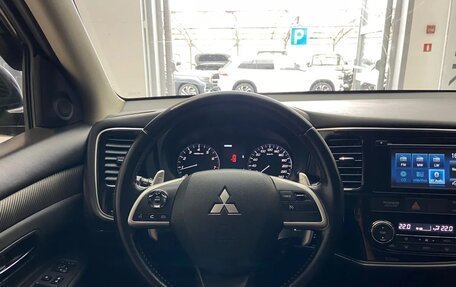 Mitsubishi Outlander III рестайлинг 3, 2014 год, 1 350 000 рублей, 10 фотография