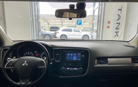 Mitsubishi Outlander III рестайлинг 3, 2014 год, 1 350 000 рублей, 11 фотография