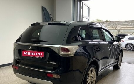 Mitsubishi Outlander III рестайлинг 3, 2014 год, 1 350 000 рублей, 6 фотография