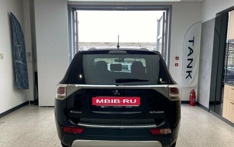 Mitsubishi Outlander III рестайлинг 3, 2014 год, 1 350 000 рублей, 7 фотография
