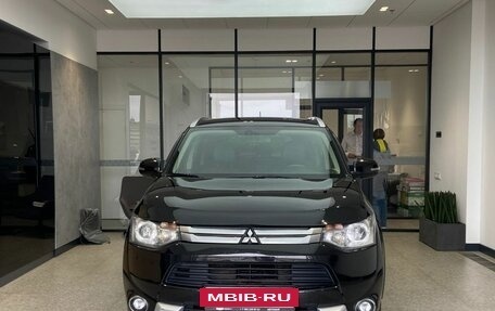 Mitsubishi Outlander III рестайлинг 3, 2014 год, 1 350 000 рублей, 4 фотография