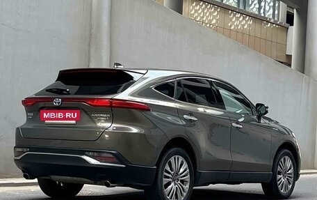 Toyota Harrier, 2022 год, 3 613 000 рублей, 4 фотография
