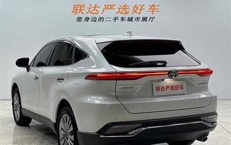 Toyota Harrier, 2022 год, 2 750 000 рублей, 3 фотография