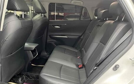 Toyota Harrier, 2022 год, 2 750 000 рублей, 4 фотография