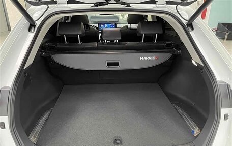 Toyota Harrier, 2022 год, 2 750 000 рублей, 9 фотография