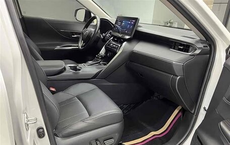 Toyota Harrier, 2022 год, 2 750 000 рублей, 6 фотография