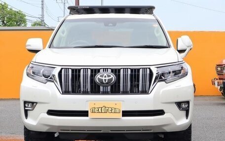 Toyota Land Cruiser Prado 150 рестайлинг 2, 2022 год, 3 300 000 рублей, 4 фотография