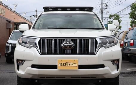 Toyota Land Cruiser Prado 150 рестайлинг 2, 2022 год, 3 300 000 рублей, 5 фотография