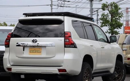 Toyota Land Cruiser Prado 150 рестайлинг 2, 2022 год, 3 300 000 рублей, 11 фотография