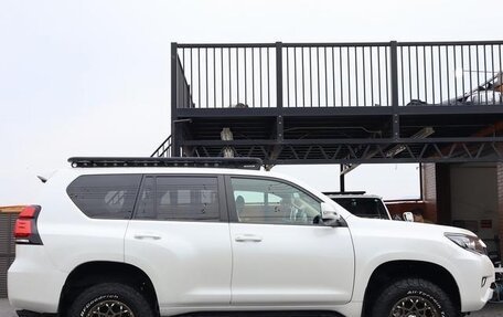 Toyota Land Cruiser Prado 150 рестайлинг 2, 2022 год, 3 300 000 рублей, 10 фотография