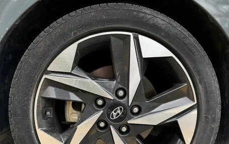 Hyundai Elantra, 2022 год, 1 150 000 рублей, 14 фотография