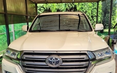 Toyota Land Cruiser 200, 2018 год, 5 725 000 рублей, 2 фотография