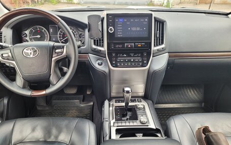 Toyota Land Cruiser 200, 2018 год, 5 725 000 рублей, 12 фотография