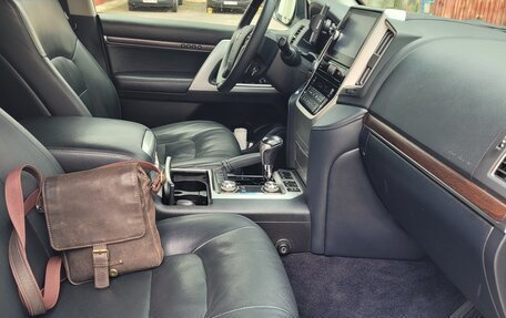 Toyota Land Cruiser 200, 2018 год, 5 725 000 рублей, 16 фотография