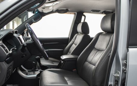 Toyota Land Cruiser Prado 120 рестайлинг, 2008 год, 2 200 000 рублей, 9 фотография