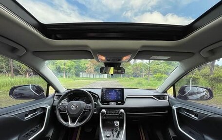 Toyota RAV4, 2021 год, 1 950 000 рублей, 4 фотография