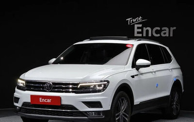 Volkswagen Tiguan II, 2020 год, 2 430 000 рублей, 1 фотография