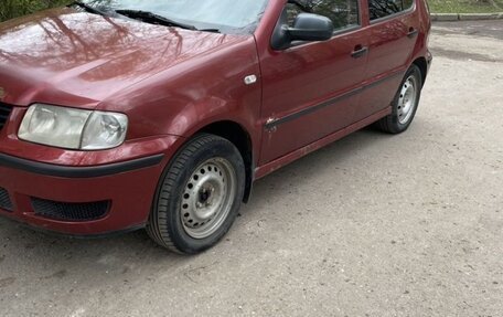 Volkswagen Polo III рестайлинг, 2001 год, 155 000 рублей, 1 фотография