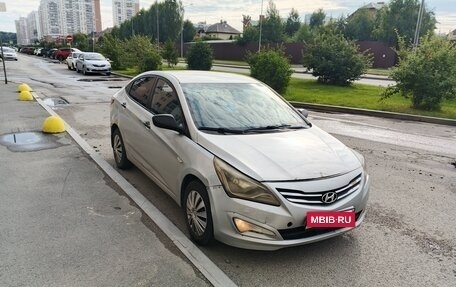 Hyundai Solaris II рестайлинг, 2015 год, 450 000 рублей, 1 фотография